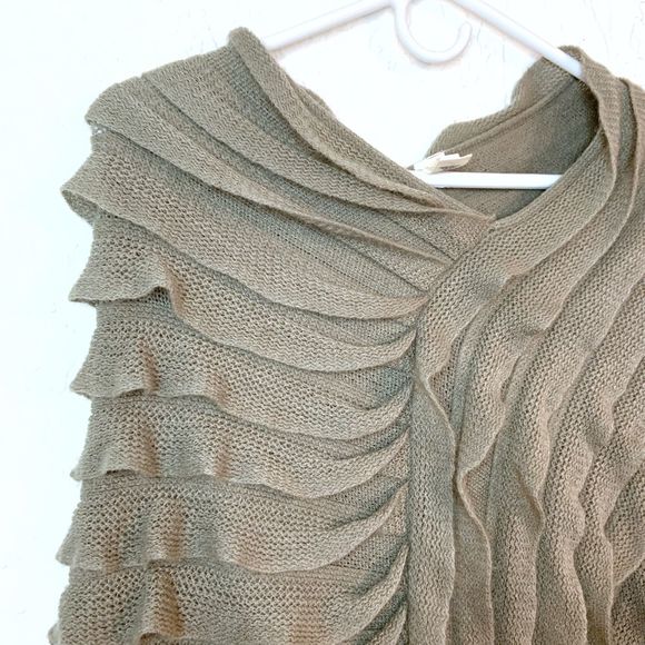 Anthropologie Moth Fluttering Lashes - Picture 3 of 5